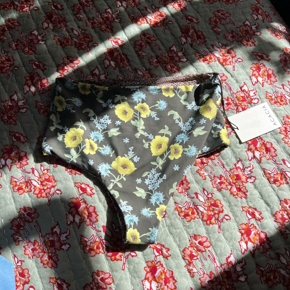 Acacia Seychelles bottom  citrine s NWT